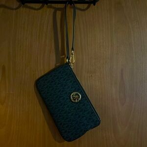 Michael Kors wristlet